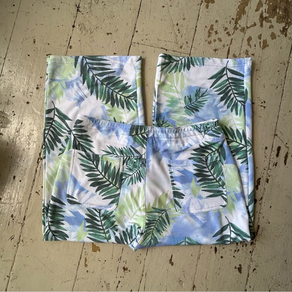Zac & Rachel Print Cropped Lounge Pants - Picture 16 of 16